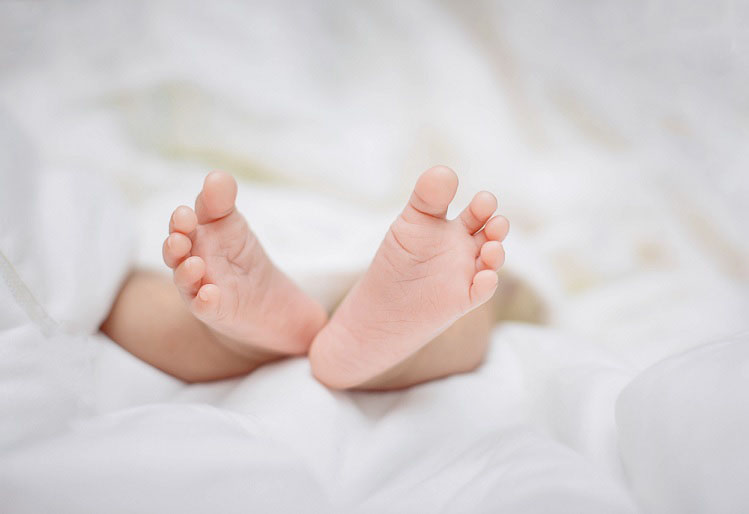 孩子刚出生时就出现窒息现象，痊愈后可以购买保险吗？